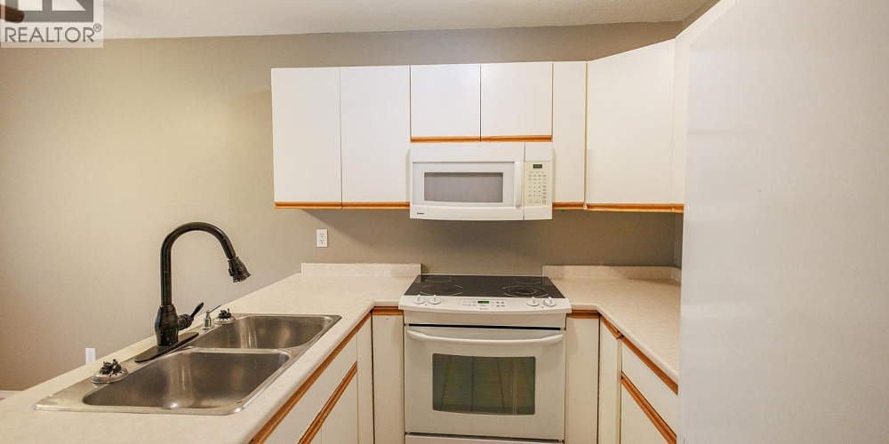 A 5115 MEDEEK AVENUE Terrace Photo 4 A 5115 MEDEEK AVENUE Terrace Photo 4